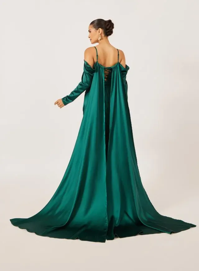 Emerald Green Maxi Dress with Sweetheart Neck and Off-the-Shoulder Sleeves – image 5