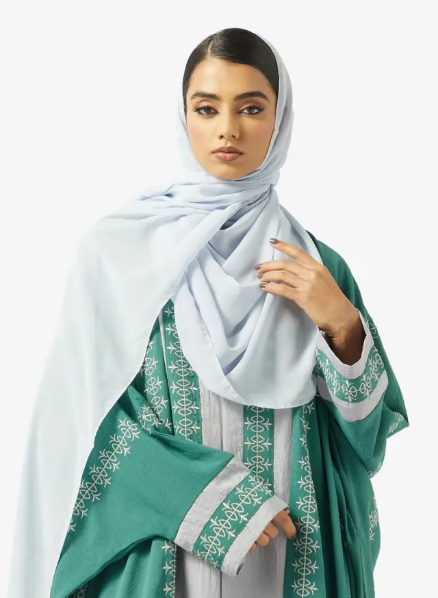 طقم عباية مفتوحة مطرزة – صورة 4