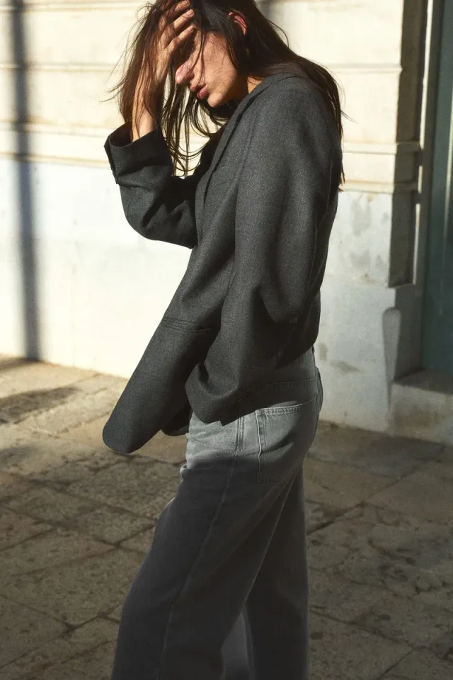 Wide-Leg Relaxed Fit Jeans