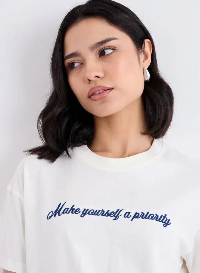 Styli Embroidered Slogan Boxy T-Shirt – image 4
