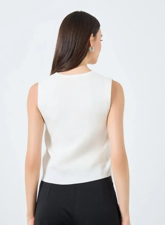 Women's White V-Neck Sleeveless Tank Top – image 4