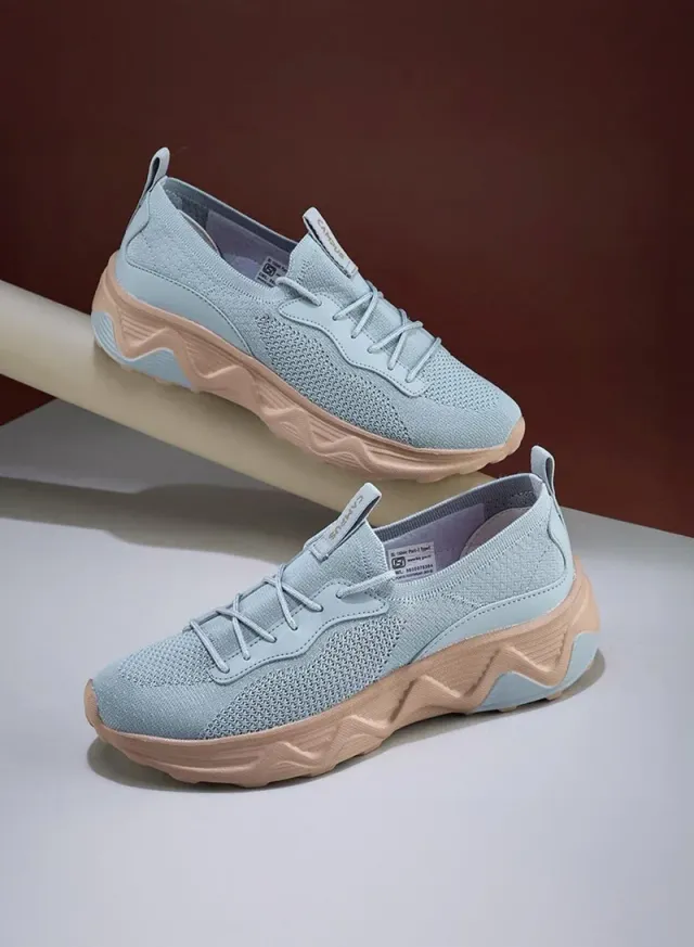 Women's Patterned Sole Low Top Sneakers – image 3