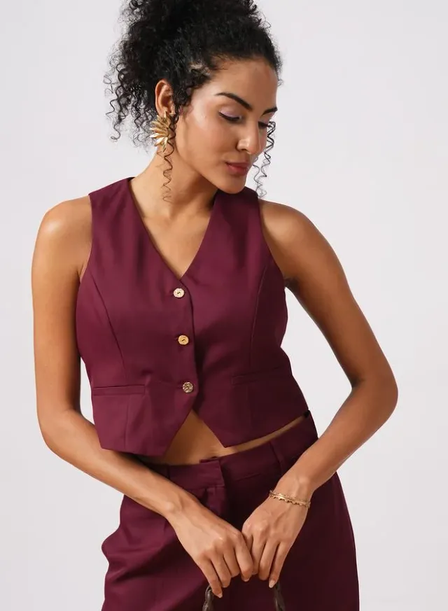 Red V-Neck Cropped Vest and High-Rise Trousers Set – image 6