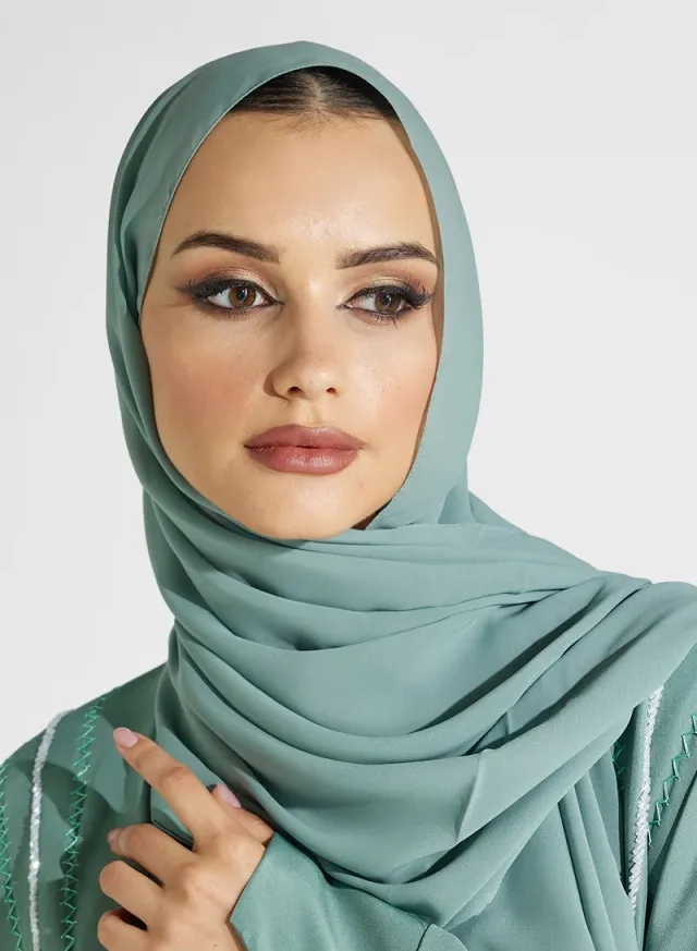 عباية بياقة مطرزة – صورة 4