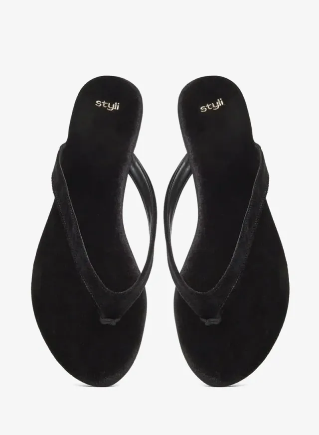 Styli Velvet Look Flat Sandals Black – image 5