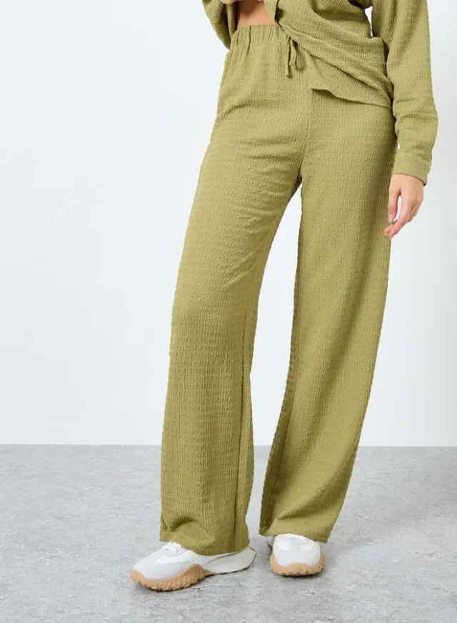 Olive Textured Longline Shirt and Pants Co-Ord Set for Women – image 4