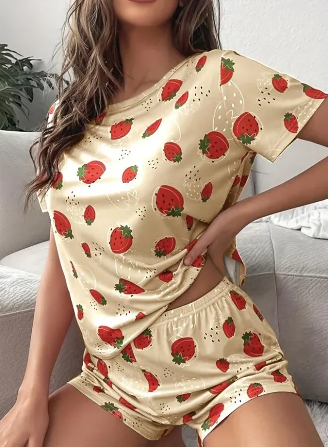 مجموعة من تيشيرت بطبعة فراولة وشورت – صورة 4