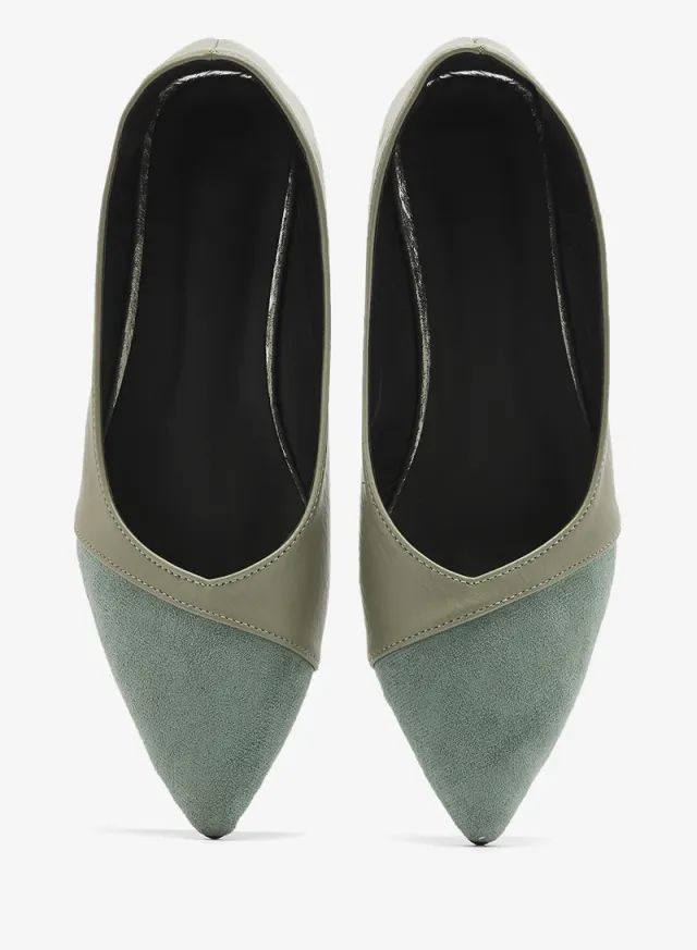 Two-Tone Suede Ballet Flats – image 4