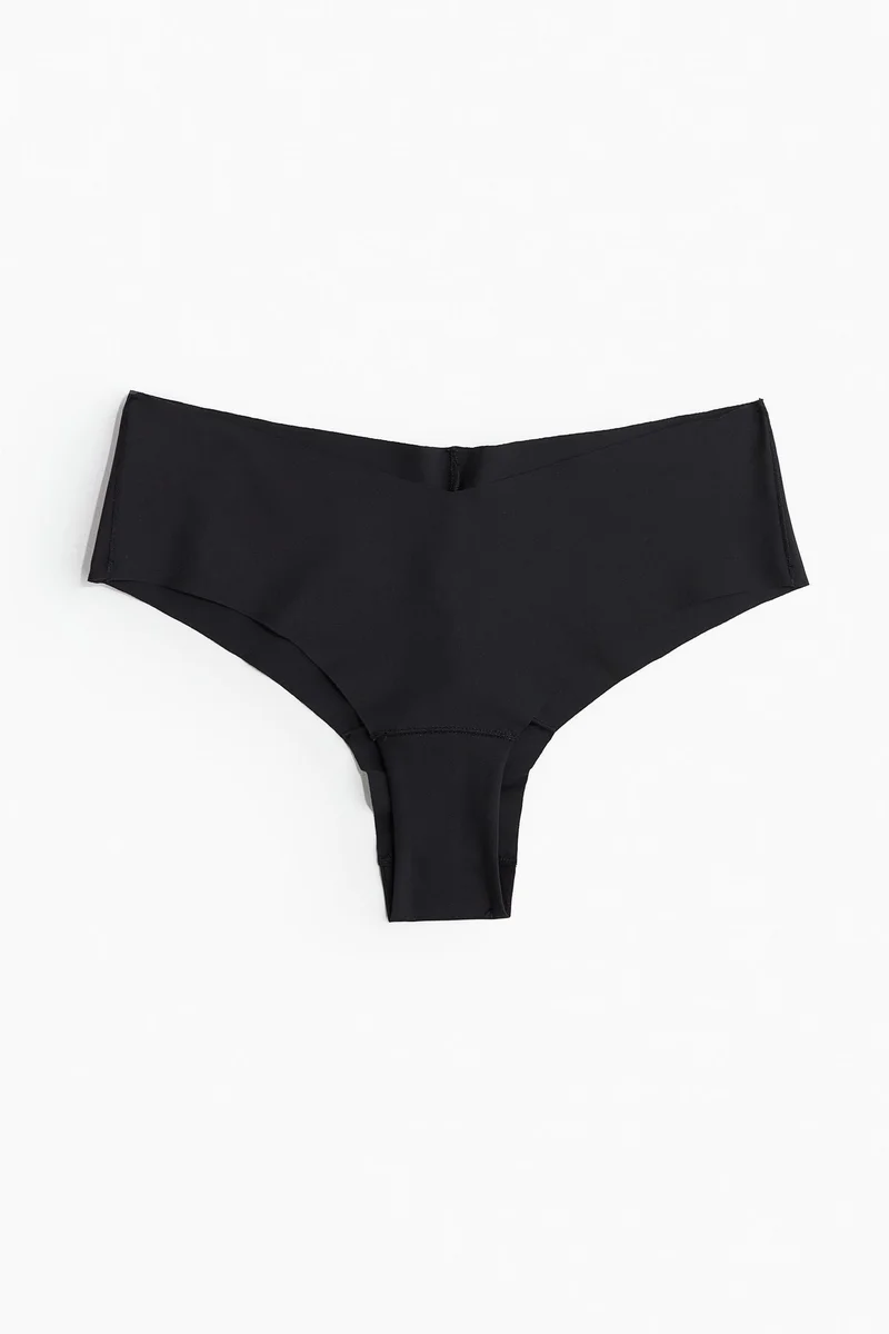 ثلاث قطع سراويل داخلية عالية الأرجل