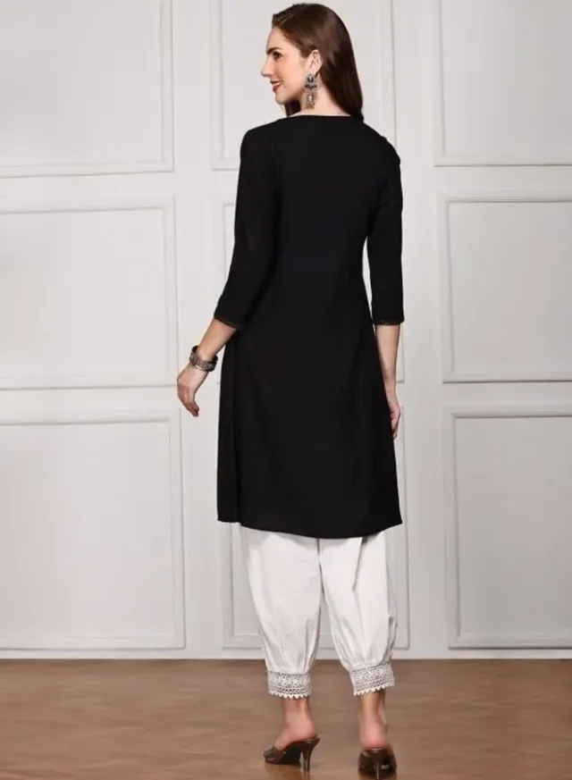 Women's Black Rayon Printed Straight Fit Tunic Kurta – image 5