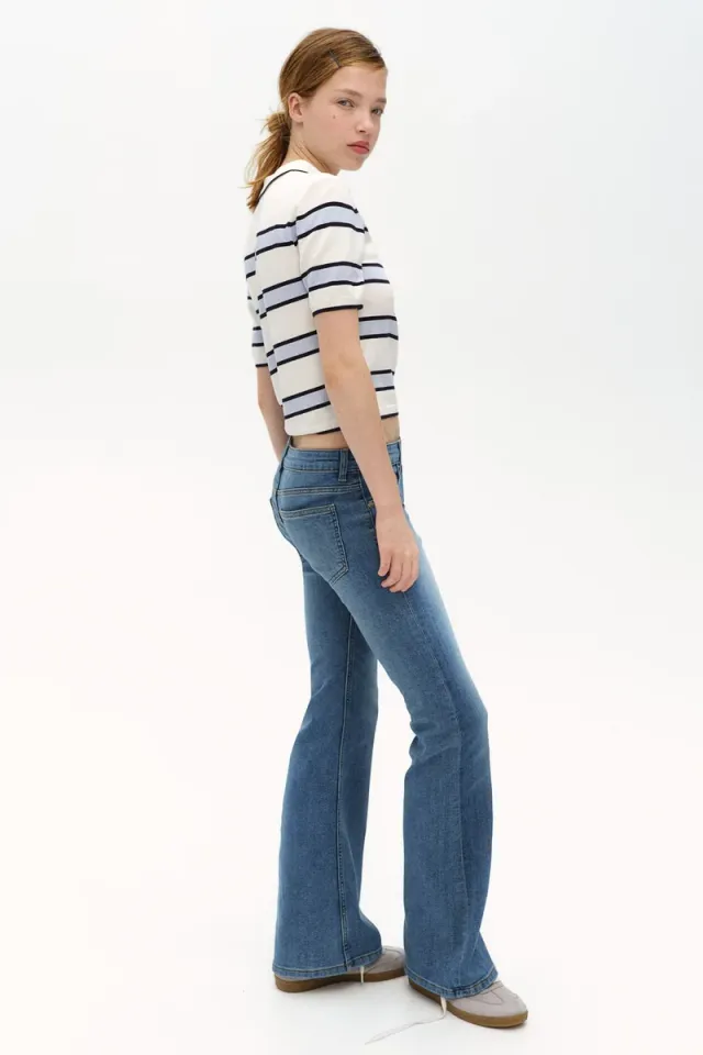 Low Rise Flared Jeans – image 3