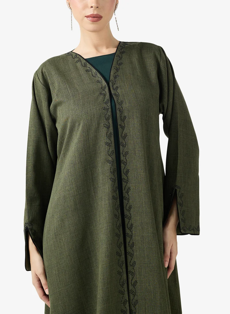 طقم عباية وشيلة مطرزة