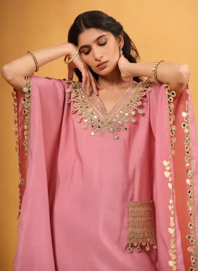 Ishin Light Pink Roman Silk Embellished Kurta Set – image 5