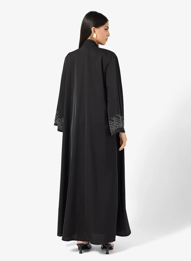 عباءة مزخرفة