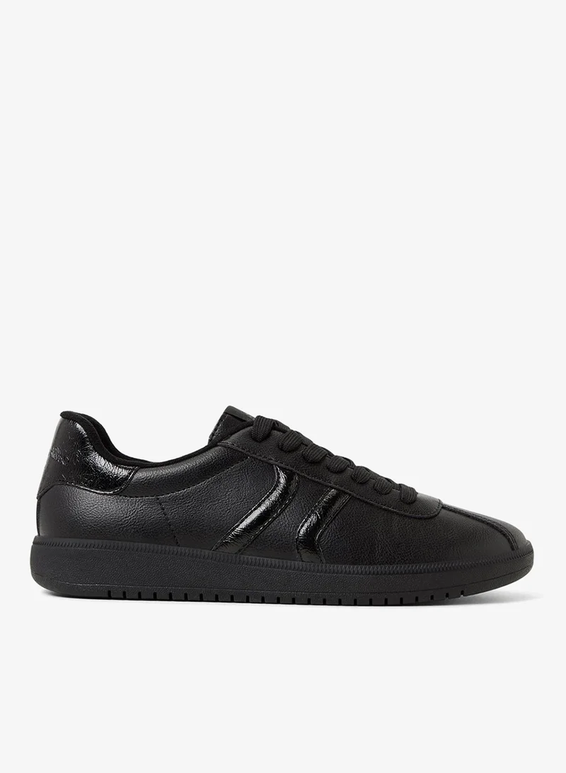 Chicsneaker Low Top Sneakers Black