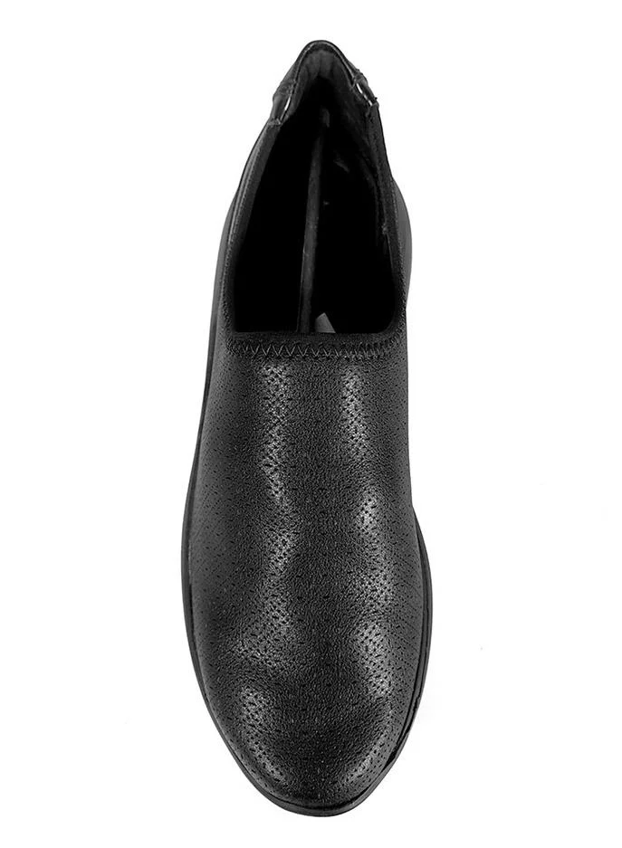 Low-Top Cushioning Sneakers Black