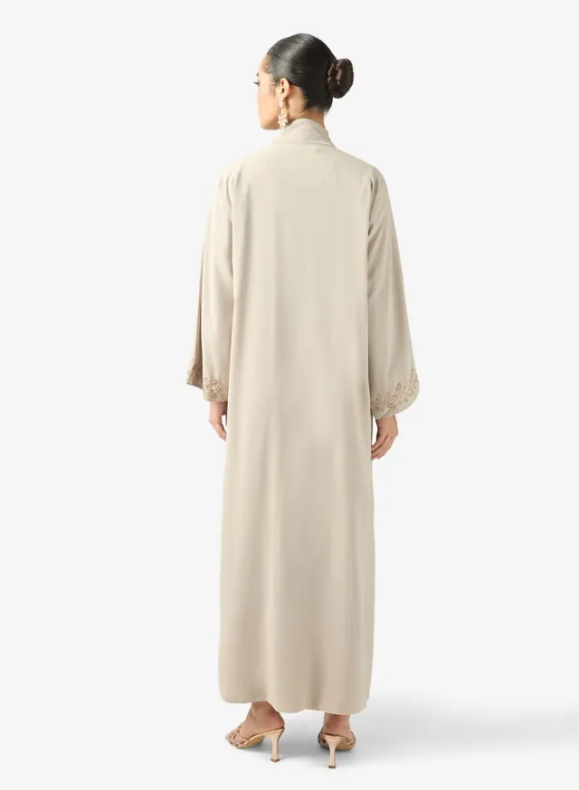 طقم عباية مزينة – صورة 2