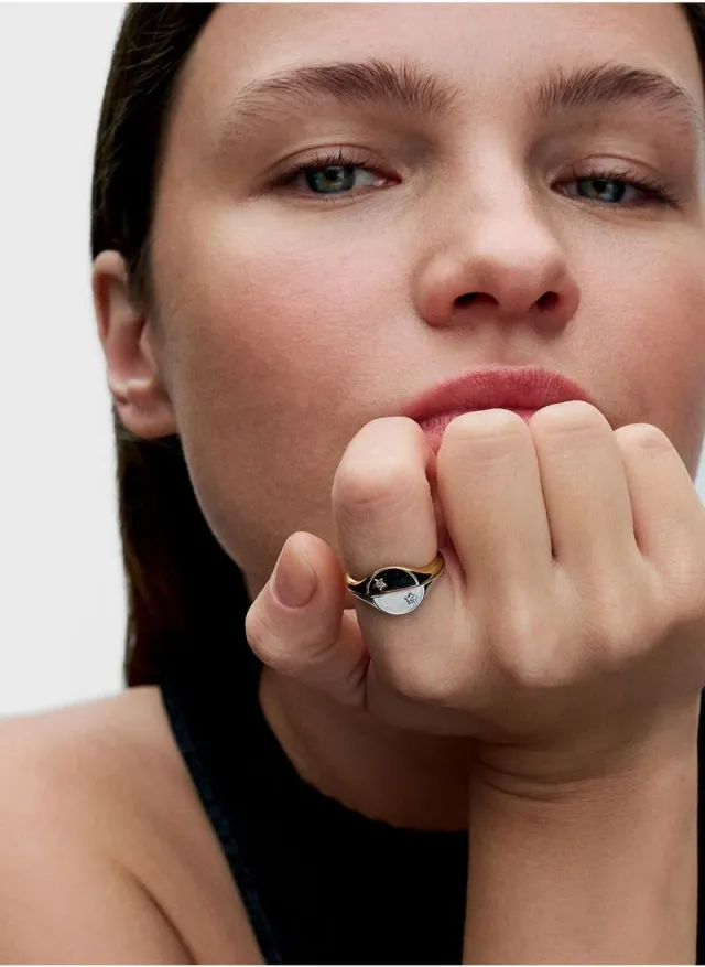 Pandora Me Halved Enamel Signet Ring – image 4