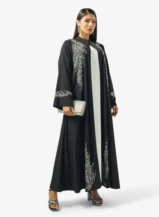 عباية مزينة