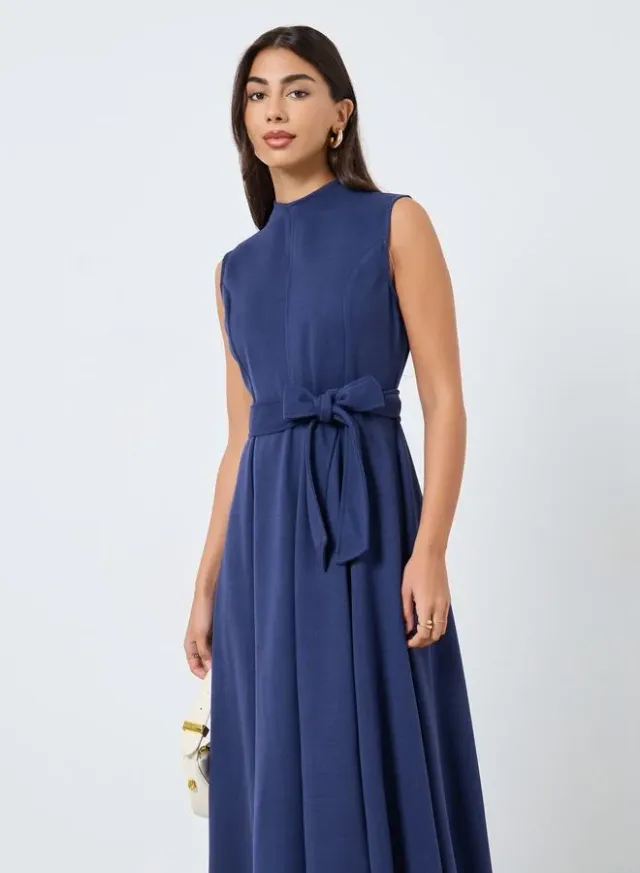 فستان طويل بلا أكمام وحافة واسعة – صورة 3